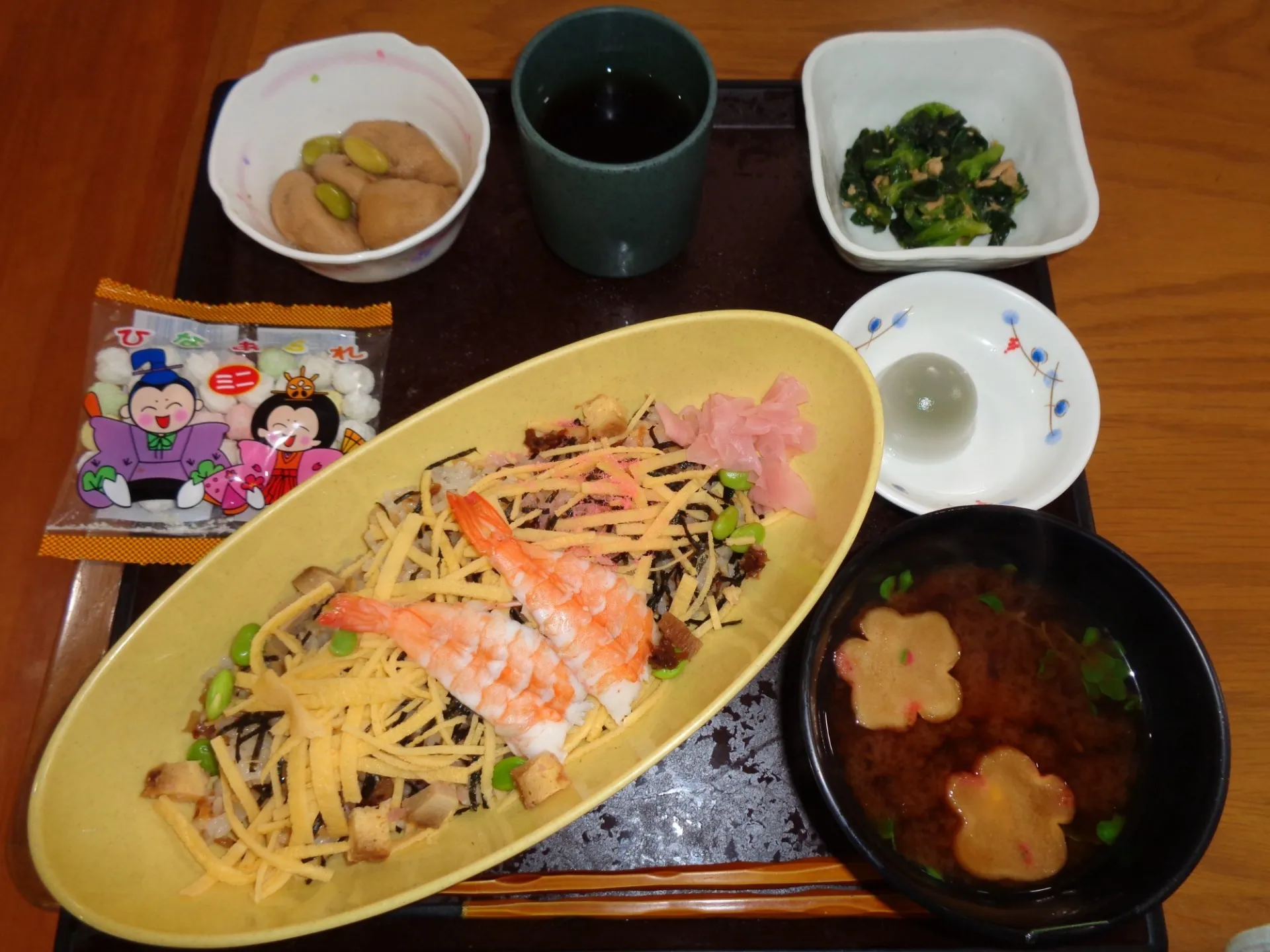 令和5年3月3日㈭　本日の昼食　～チラシ寿司～